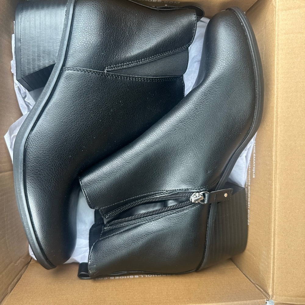 Dr. Scholl's Black Ankle Boots with Side Zipper